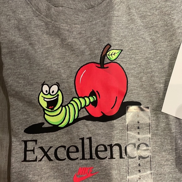 Brand new! Nike shirt - Picture 1 of 1